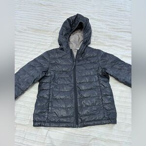 Uniqlo Kids Puffer Jacket. Black. Size 7-8 for kids. EUC. Almost new condition!